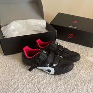 New Peloton Cycling Shoes Az 7.5 US / 38 EU